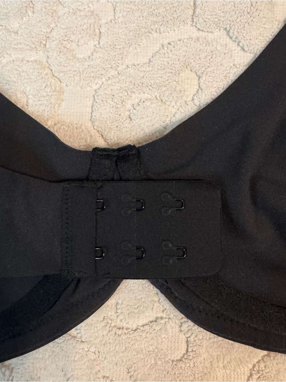 SKIMS Black Underwire Stretch Bra - Picture 4 of 7